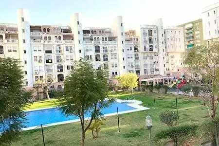 Centro Con Parking Apartmán